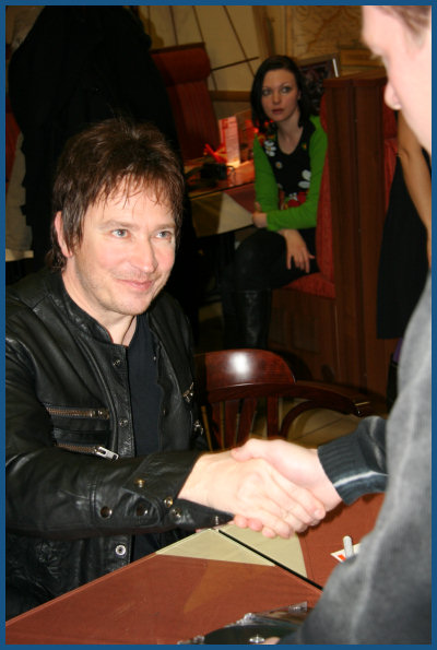 Alan Wilder / Recoil - Autograph session in Moscow (01.12.07, «Soyuz»)