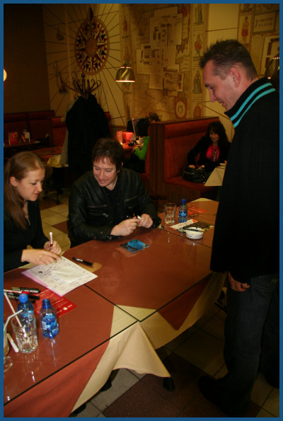 Alan Wilder / Recoil - Autograph session in Moscow (01.12.07, «Soyuz»)