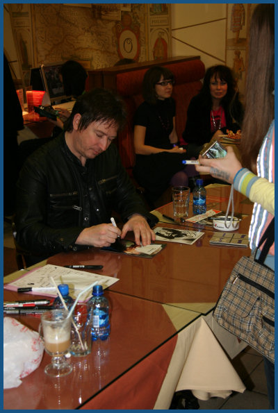 Alan Wilder / Recoil - Autograph session in Moscow (01.12.07, «Soyuz»)