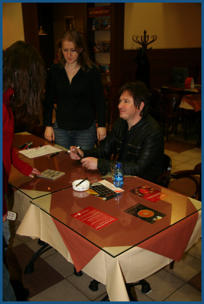 Alan Wilder / Recoil - Autograph session in Moscow (01.12.07, «Soyuz»)