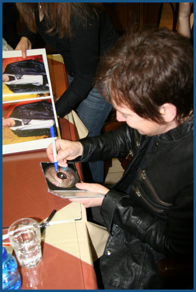 Alan Wilder / Recoil - Autograph session in Moscow (01.12.07, «Soyuz»)