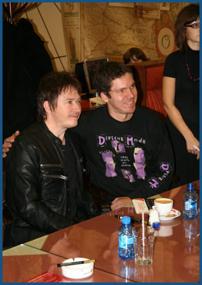 Alan Wilder / Recoil - Autograph session in Moscow (01.12.07, «Soyuz»)