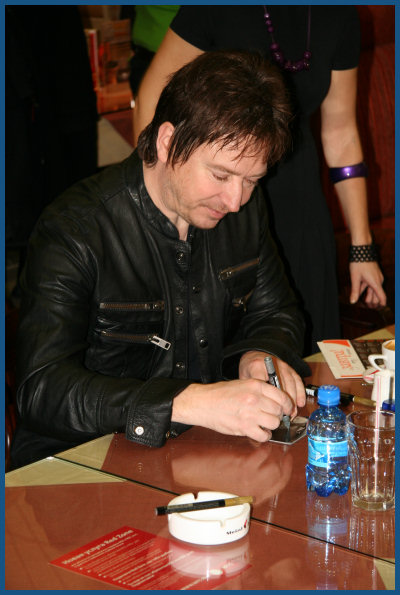 Alan Wilder / Recoil - Autograph session in Moscow (01.12.07, «Soyuz»)