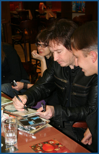 Alan Wilder / Recoil - Autograph session in Moscow (01.12.07, «Soyuz»)