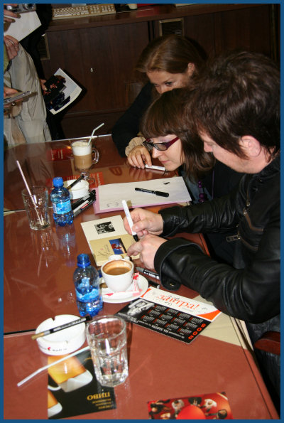 Alan Wilder / Recoil - Autograph session in Moscow (01.12.07, «Soyuz»)