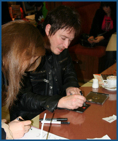 Alan Wilder / Recoil - Autograph session in Moscow (01.12.07, «Soyuz»)