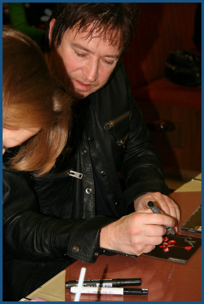 Alan Wilder / Recoil - Autograph session in Moscow (01.12.07, «Soyuz»)