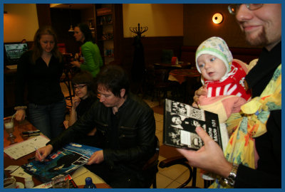 Alan Wilder / Recoil - Autograph session in Moscow (01.12.07, «Soyuz»)