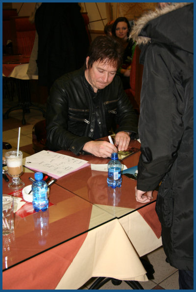 Alan Wilder / Recoil - Autograph session in Moscow (01.12.07, «Soyuz»)