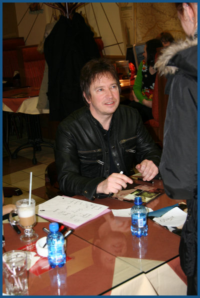 Alan Wilder / Recoil - Autograph session in Moscow (01.12.07, «Soyuz»)