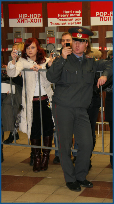 Alan Wilder / Recoil - Autograph session in Moscow (01.12.07, «Soyuz»)