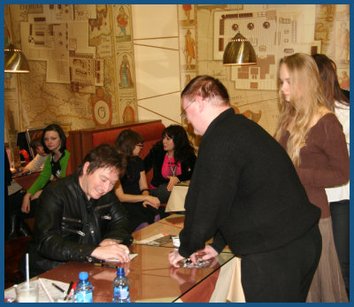 Alan Wilder / Recoil - Autograph session in Moscow (01.12.07, «Soyuz»)