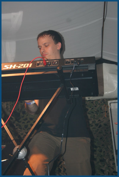 Iris at IV Moscow Synthetic Snow Festival Pre-Party (01.12.06, «Black & White» club)