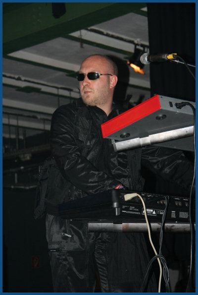 32 Crash -   Wave Gotik Treffen 2008 (09.05.08, Werk II hall A)