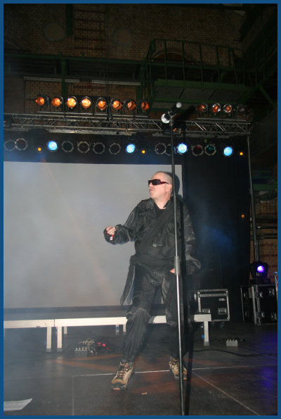 32 Crash -   Wave Gotik Treffen 2008 (09.05.08, Werk II hall A)