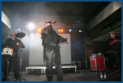 32 Crash -   Wave Gotik Treffen 2008 (09.05.08, Werk II hall A)