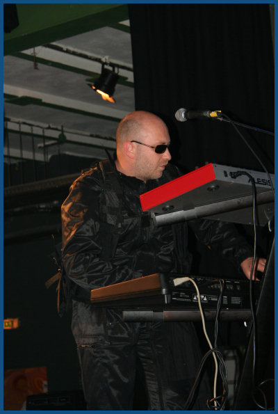 32 Crash -   Wave Gotik Treffen 2008 (09.05.08, Werk II hall A)