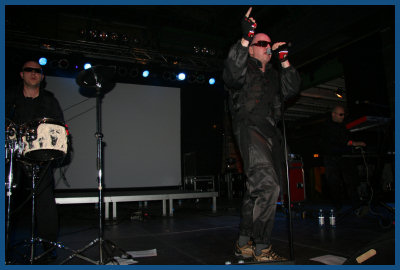 32 Crash -   Wave Gotik Treffen 2008 (09.05.08, Werk II hall A)