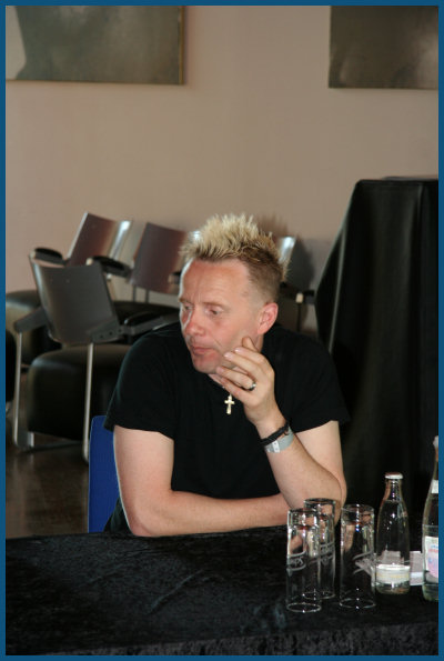 mesh - -  Wave Gotik Treffen 2008 (11.05.08, Cinestar)