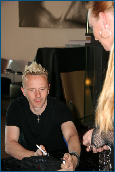 mesh - Autograph session at Wave Gotik Treffen 2008 (11.05.08, Cinestar)