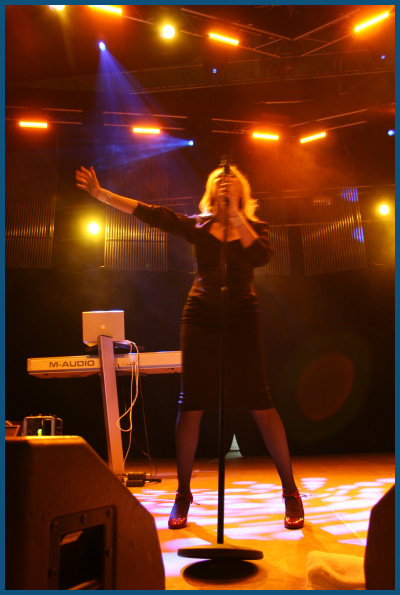 OneTwo -   Wave Gotik Treffen 2008 (11.05.08, Kohlrabizirkus)