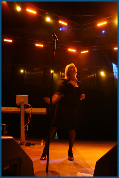OneTwo -   Wave Gotik Treffen 2008 (11.05.08, Kohlrabizirkus)