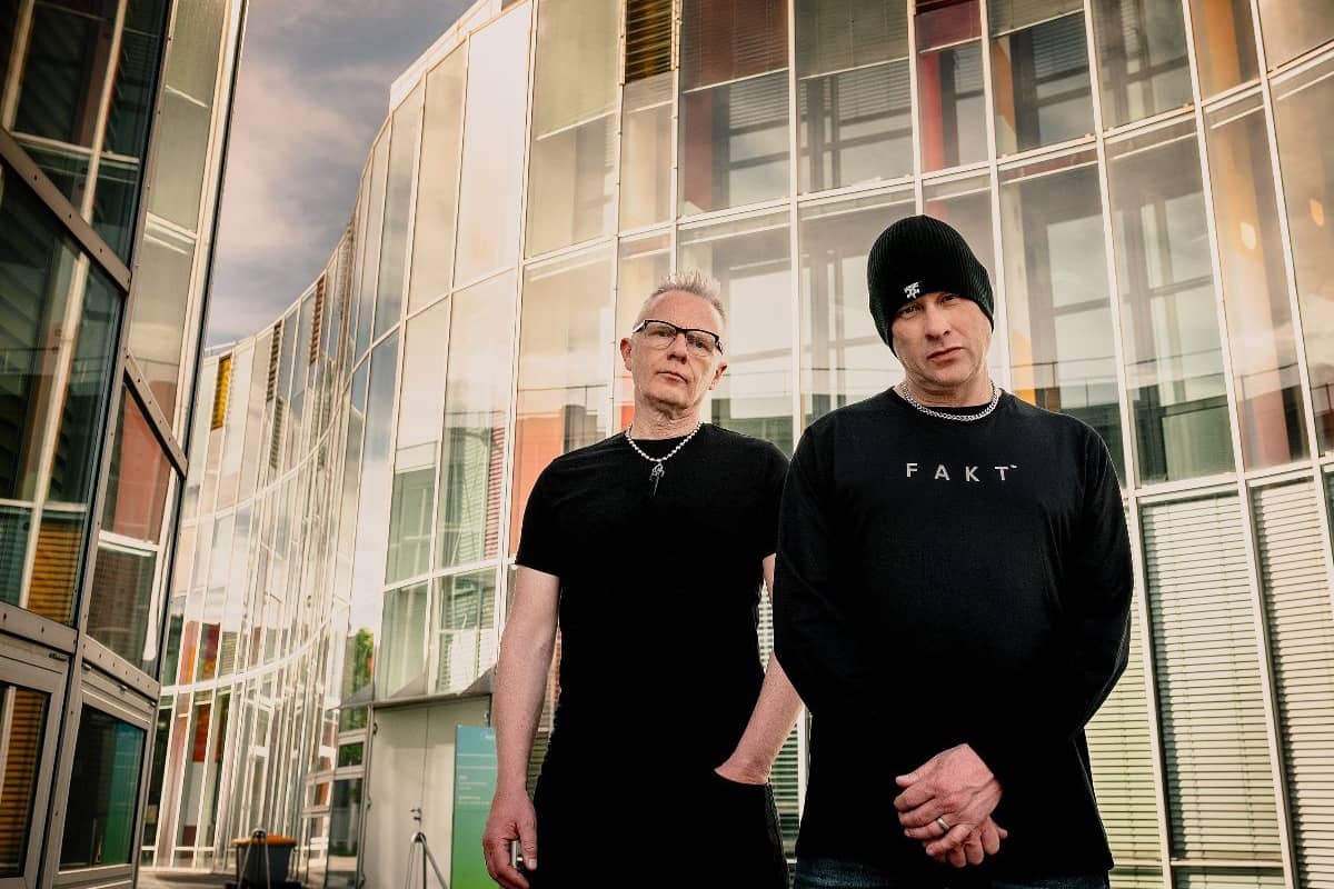 «Touring Skyward - A Tour Movie» - artbook release from mesh