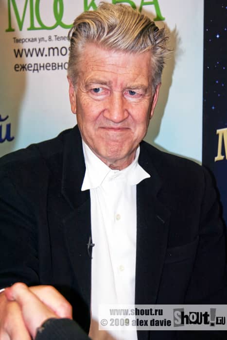 David Lynch - autograph-session at «Moskva» book store (11.04.2009 Moscow, Russia)