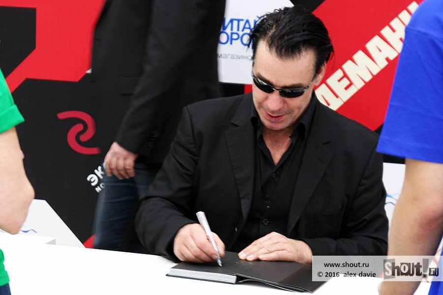 Till Lindemann - signing-session at «Chitai-Gorod» book store (18.11.2016 Moscow, Russia)