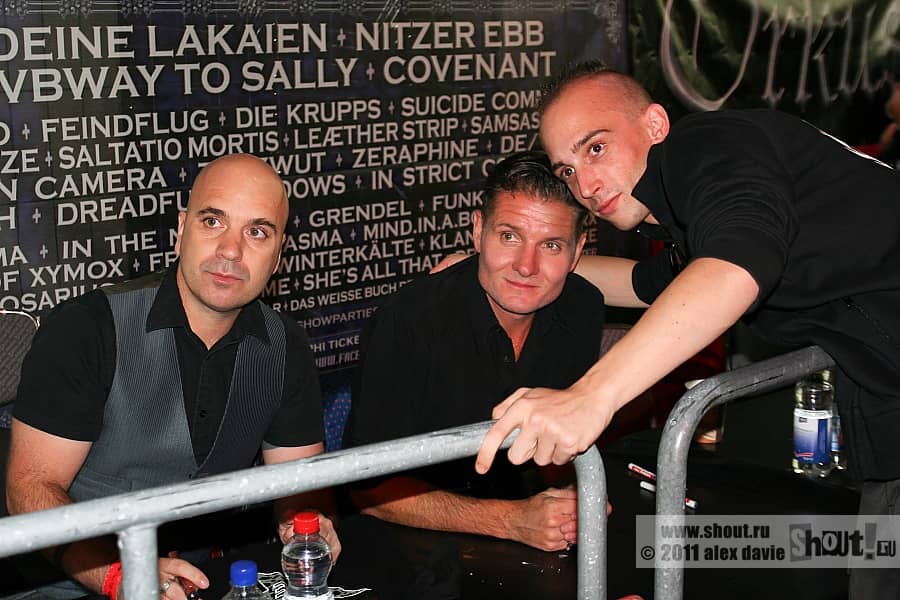 Nitzer Ebb - Autograph-session at VII Amphi Festival 2011 (17.07.2011, Tanzbrunnen Köln, Cologne, Germany)