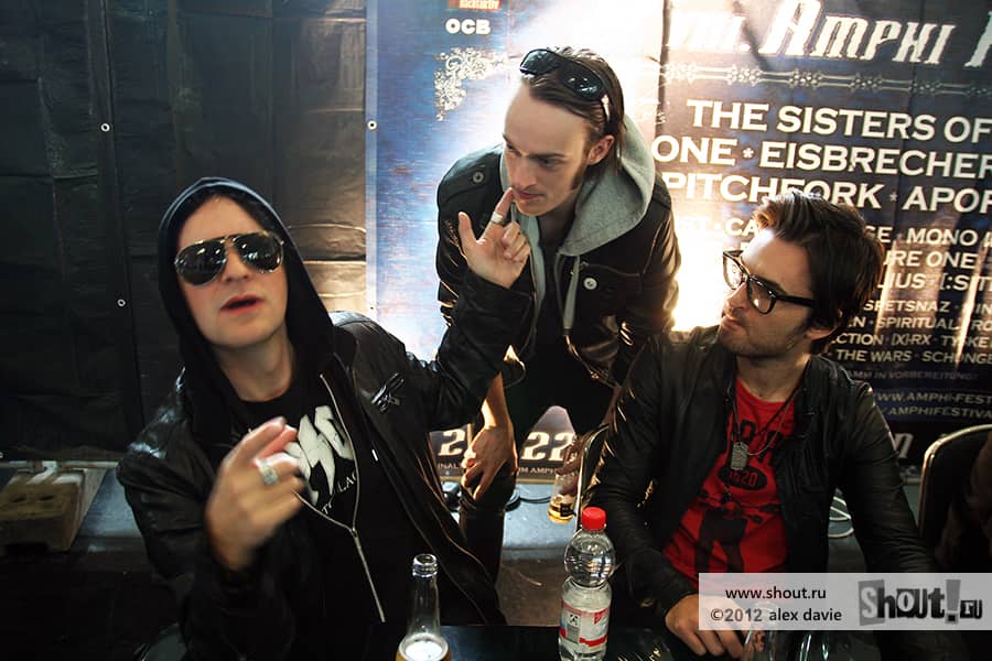 Apoptygma Berzerk - Autograph-session at VIII Amphi Festival 2012 (21.07.2012, Tanzbrunnen Köln, Cologne, Germany)