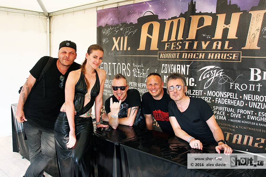 Suicide Commando - Autograph-session at XII Amphi Festival 2016 (24.07.2016, Tanzbrunnen Köln, Cologne, Germany)