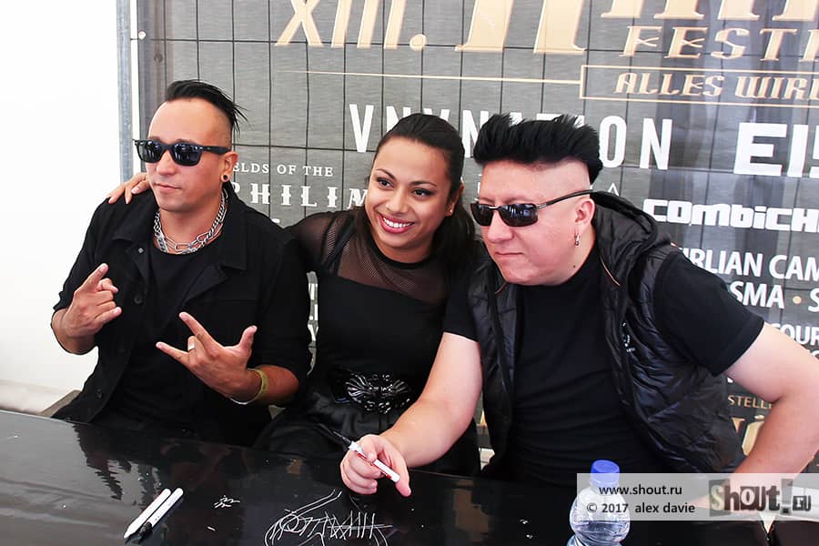 Hocico - Autograph-session at XIII Amphi Festival 2017 (23.07.2017, Tanzbrunnen Köln, Cologne, Germany)