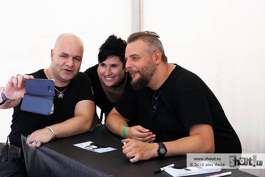 Neuroticfish - Autograph-session at XIV Amphi Festival 2018 (29.07.2018, Tanzbrunnen Köln, Cologne, Germany)