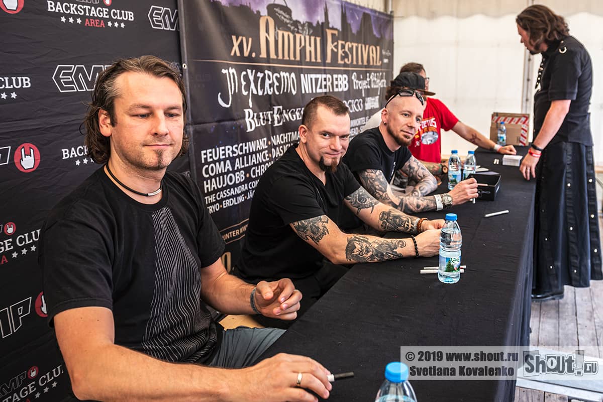 Фоторепортаж: Samsas Traum - Автограф-сессия на XV Amphi Festival 2019 (20.07.2019, Tanzbrunnen Köln, Кёльн, Германия)