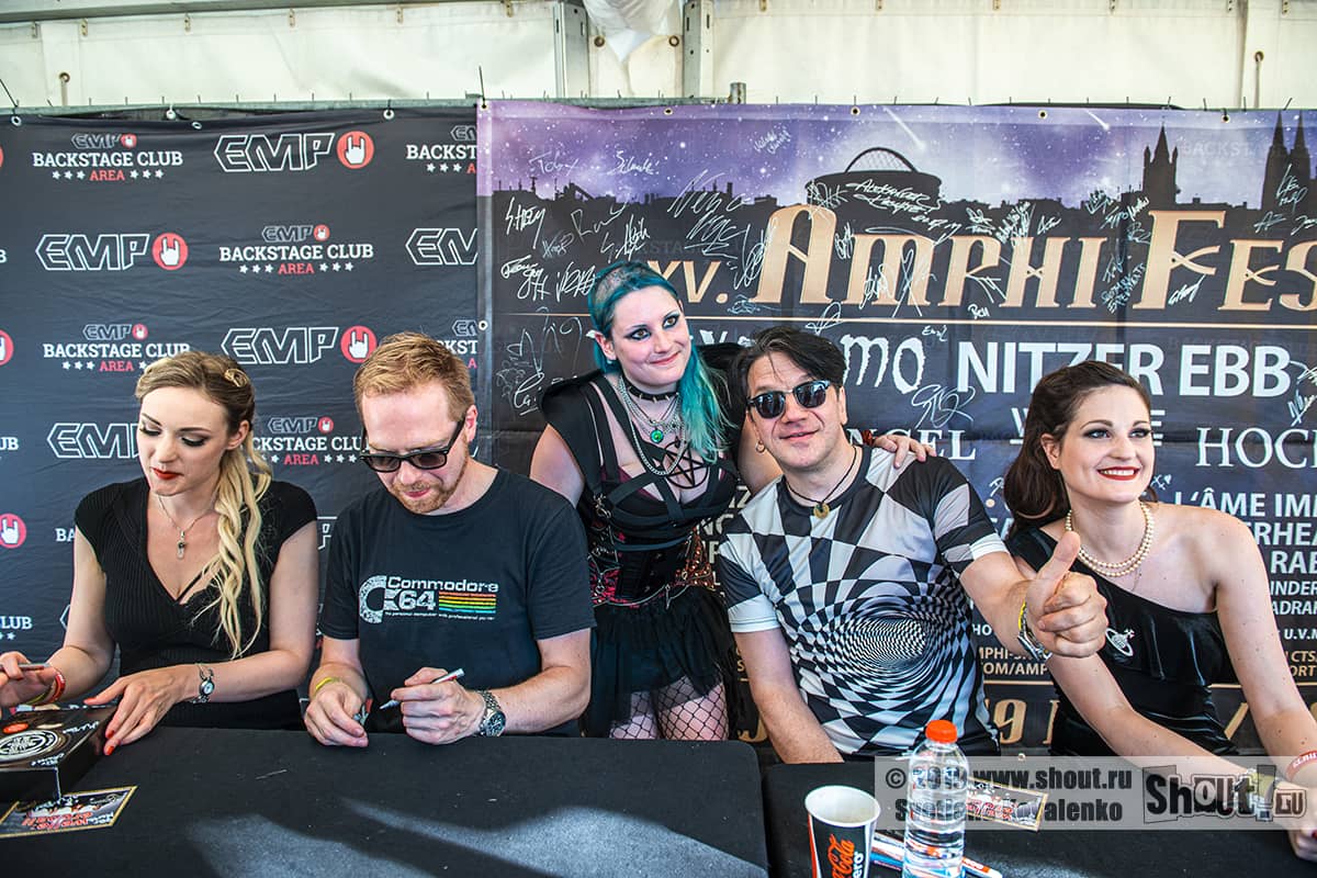 Photoreport: Welle:Erdball - Autograph-session at XV Amphi Festival 2019 (21.07.2019, Tanzbrunnen Köln, Cologne, Germany)
