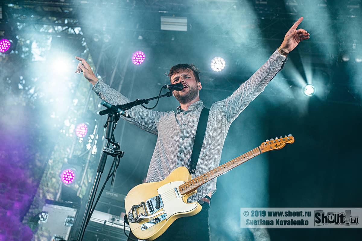 Photoreport: White Lies - Live at XV Amphi Festival 2019 (21.07.2019, Tanzbrunnen Köln, Cologne, Germany)