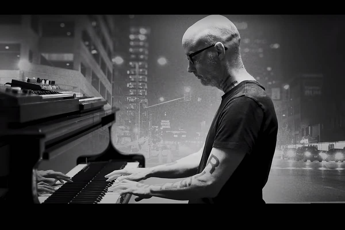 Moby feat. Gregory Porter - «In My Heart (Resound NYC Version)» (Official Video)