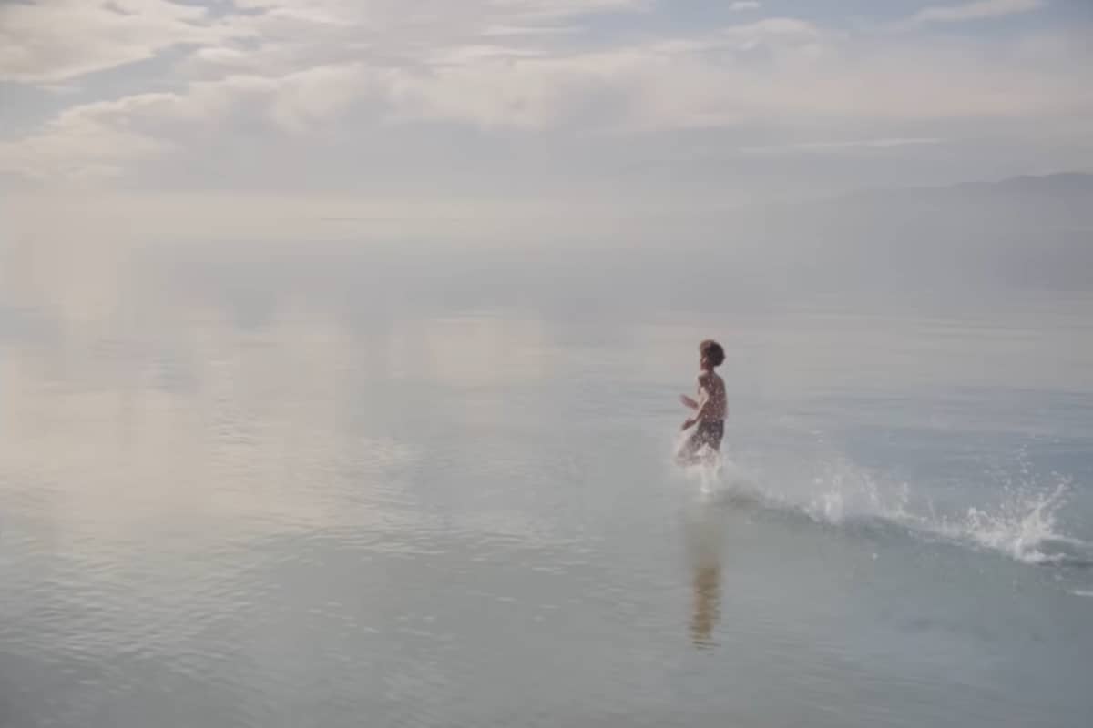 Depeche Mode - «Universal Soldier» (Официальное Видео)